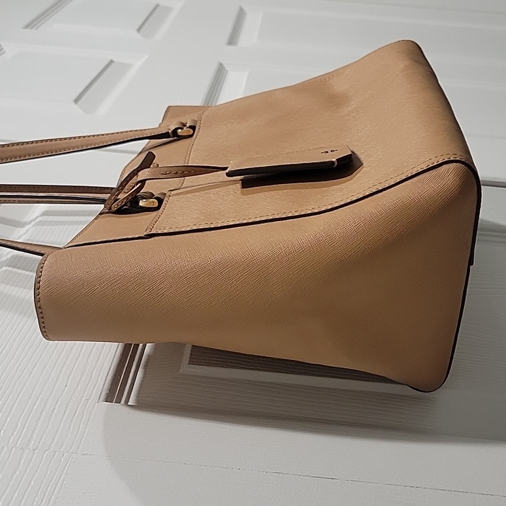 Tory Burch Tan Tote Bag - Picture 5 of 12